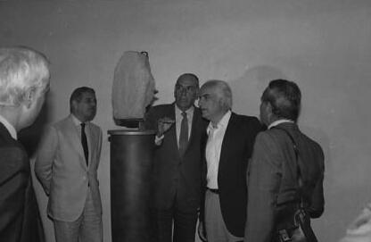 Beffa 1984 - Esposizione delle false teste di Modigliani in Villa Maria