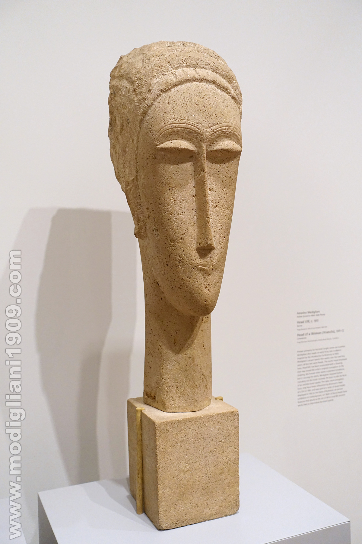Head of woman, Amedeo Modigliani, 1910 - 1911, Sandstone, private collection (formerly Joseph Pulitzer Jr St.Louis Missouri Collection)