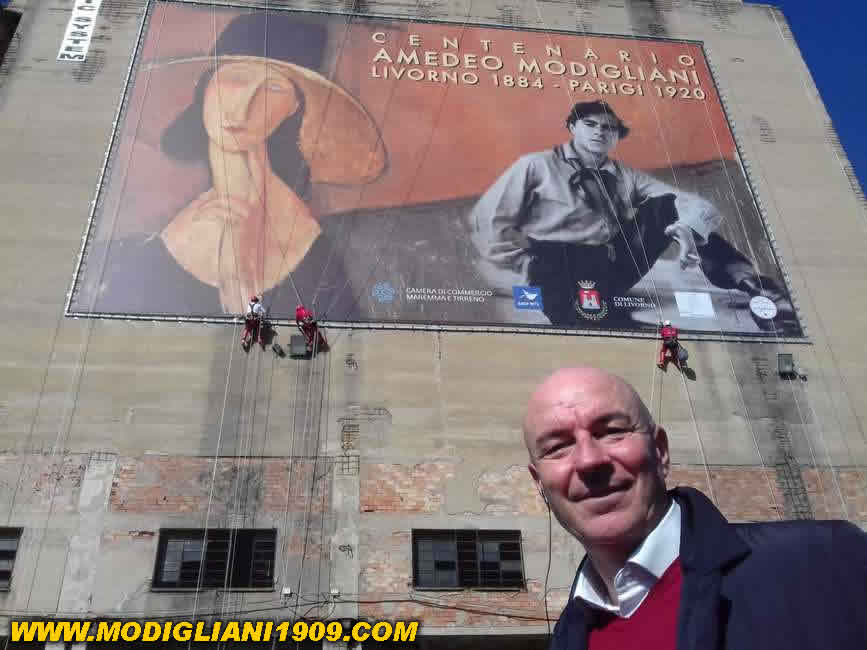 Salvetti inaugura la gigantografia di Modigliani sul silos del porto