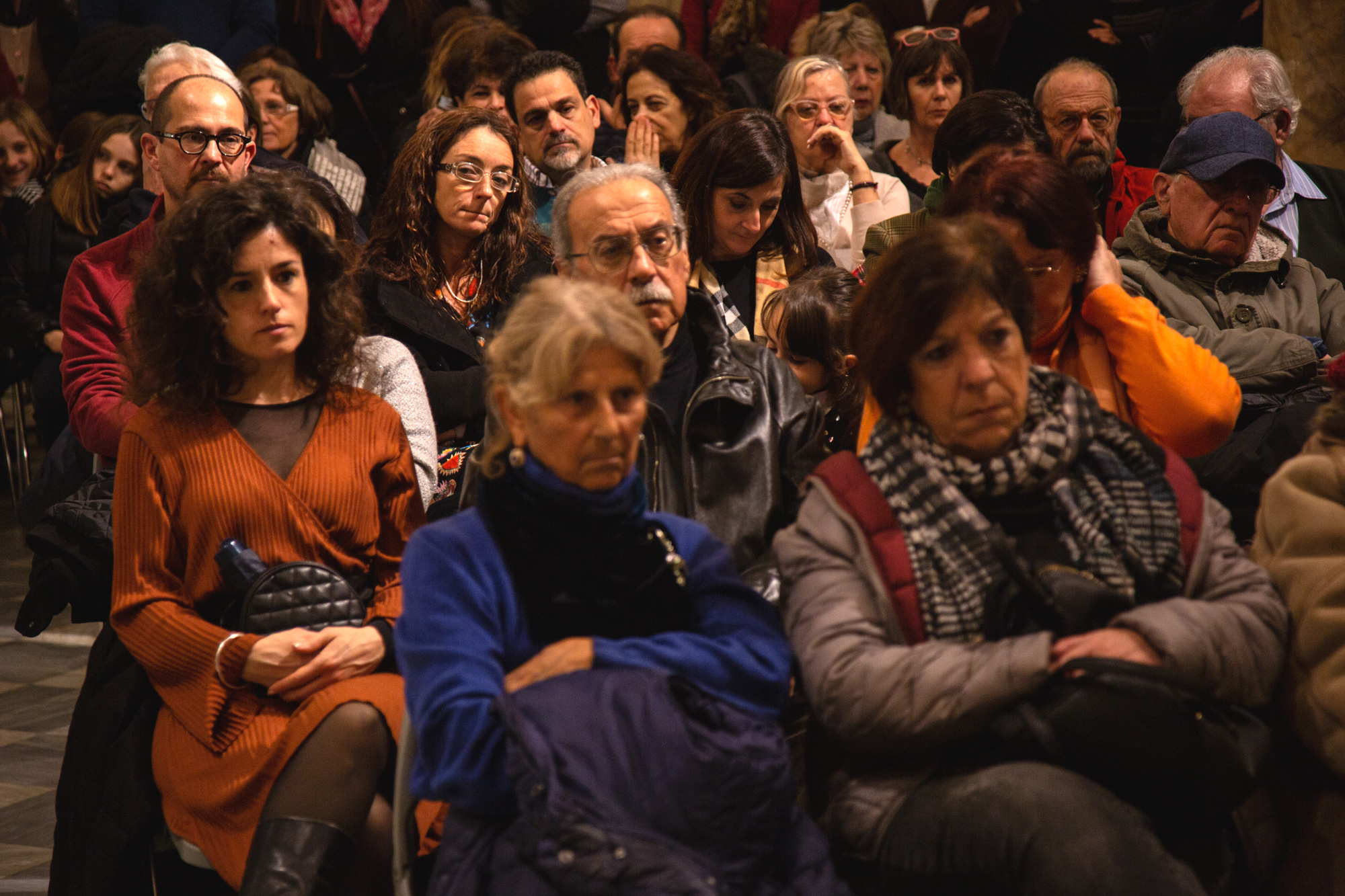 un pubblico numeroso e attento alla presentazione della mostra 'i luoghi di Modigliani' allestita alla Biblioteca 'i Bottini dell'Olio'